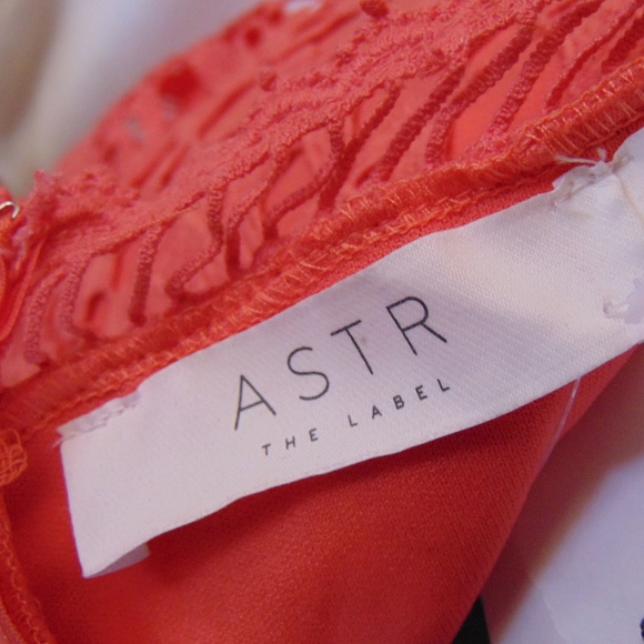 Astr Lace Body-Con Dress NWT - Picture 5 of 7